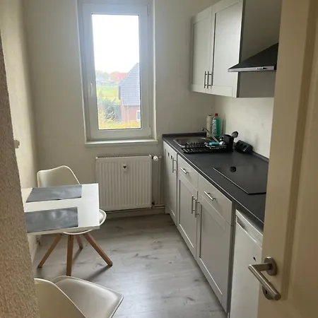 Monteur-pension N2 דירה *