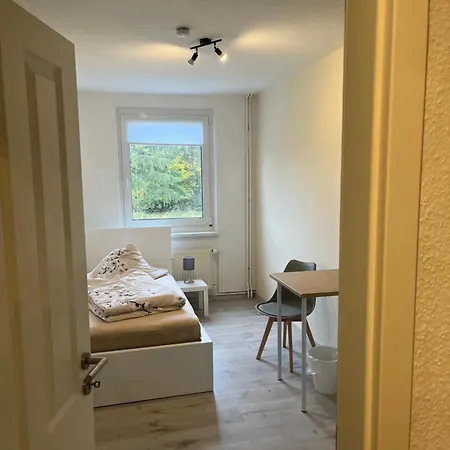 Monteur-pension N2 דירה *