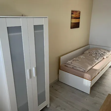 Apartment Monteur-pension N2 *